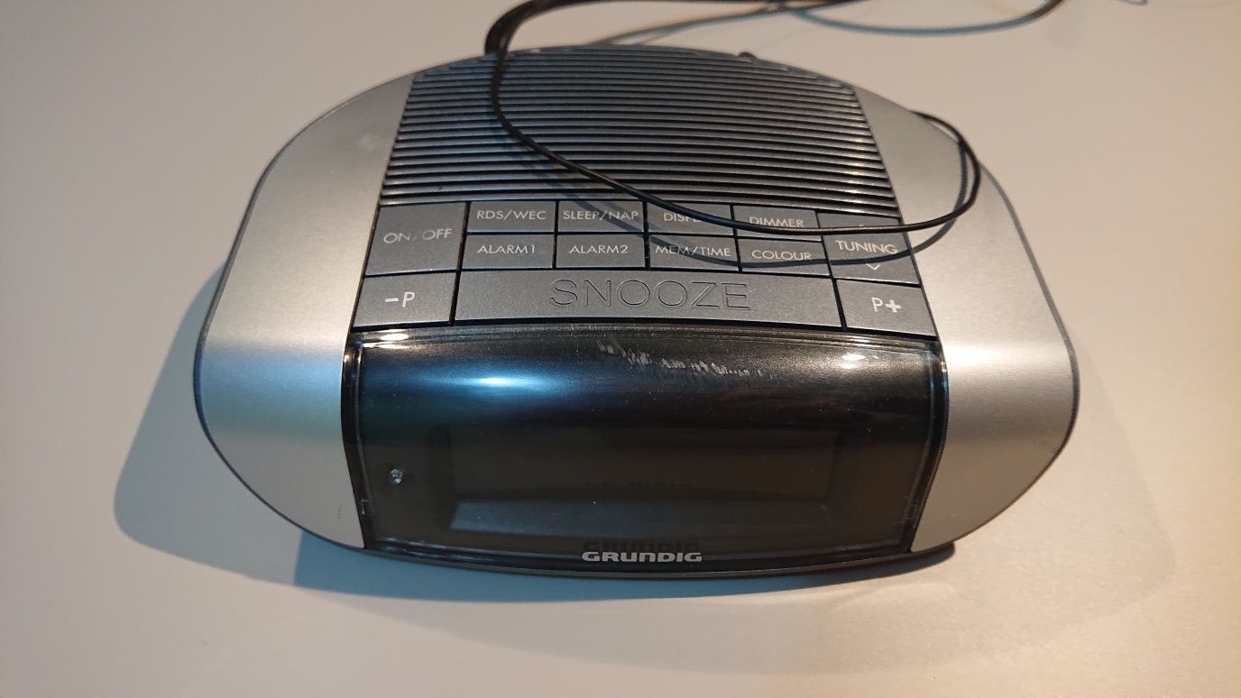 Radiobudzik Grundig Sonoclock 660