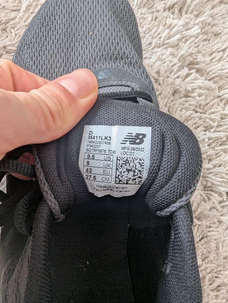Sapatilhas NEW Balance modelo 411 pretas