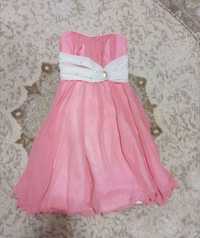 Нарядне плаття рожевого кольору