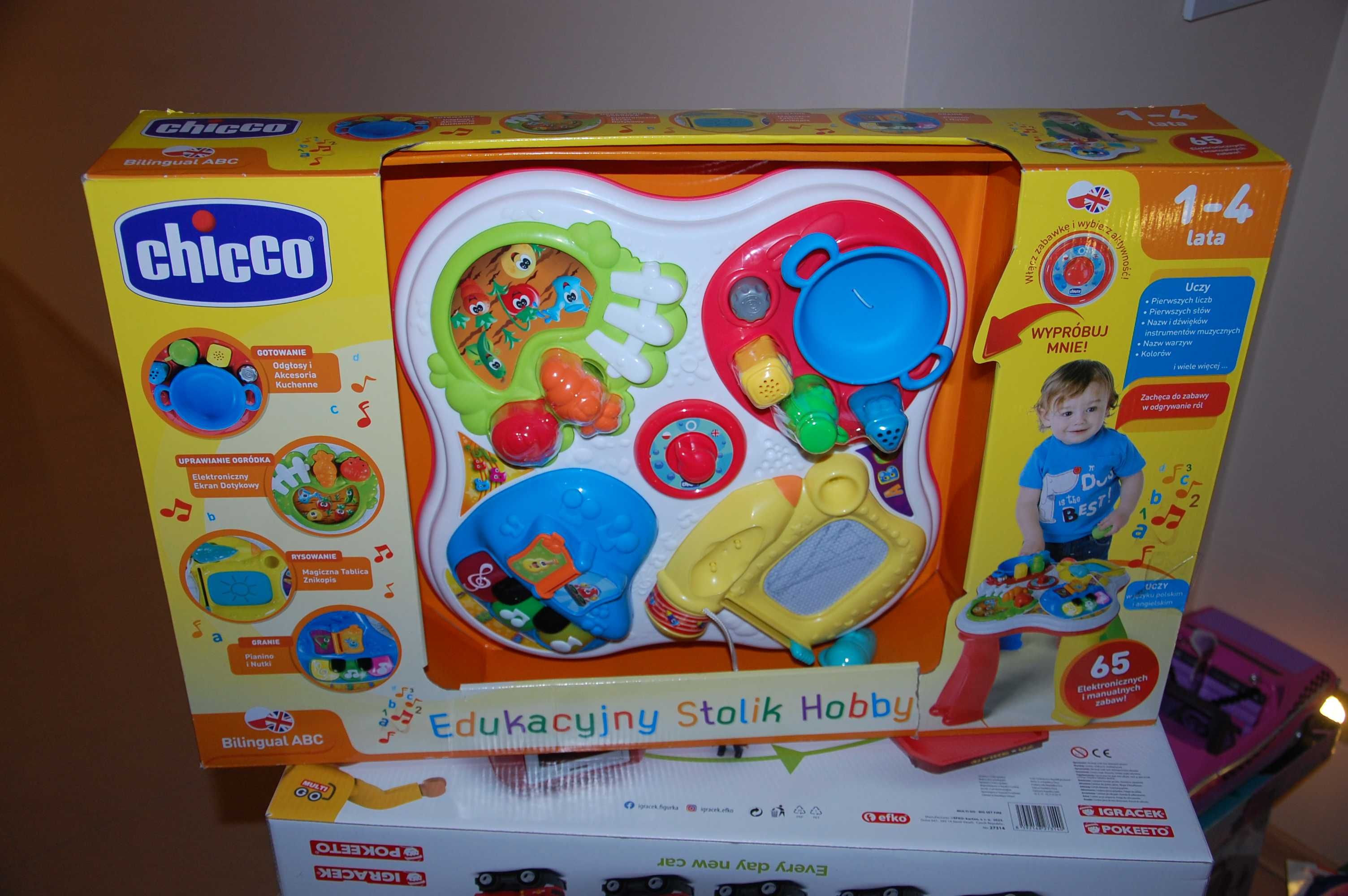 nowy edukacyjny stolik HOBBY CHICCO