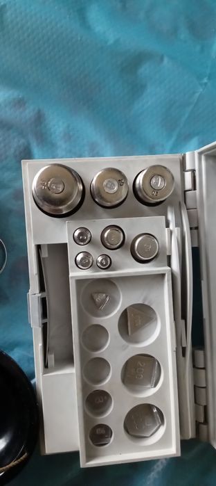 Аналітичні ваги.