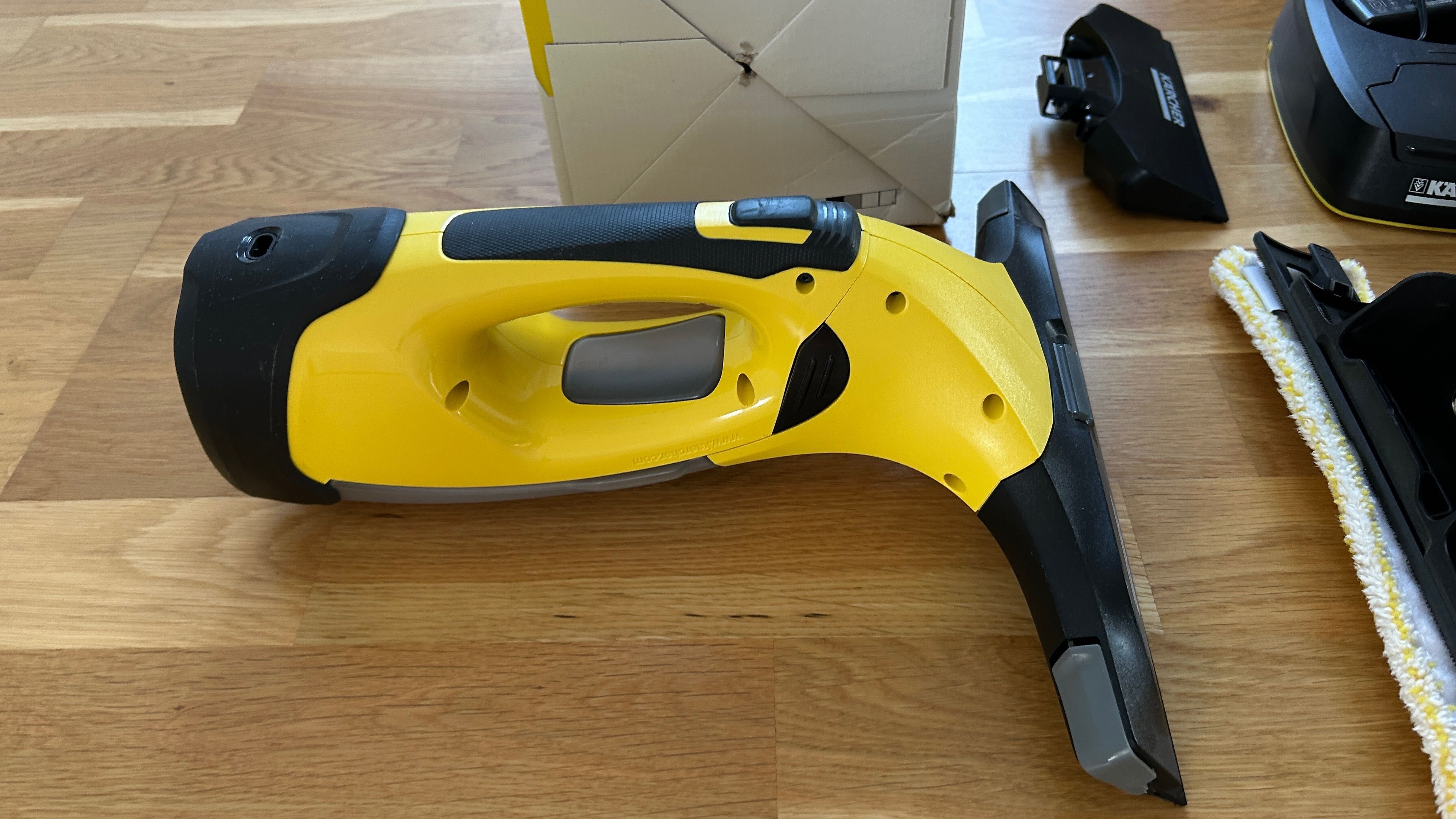 Karcher WV5 Premium do mycia okien 2 baterie najwyzszy zestaw jak nowy