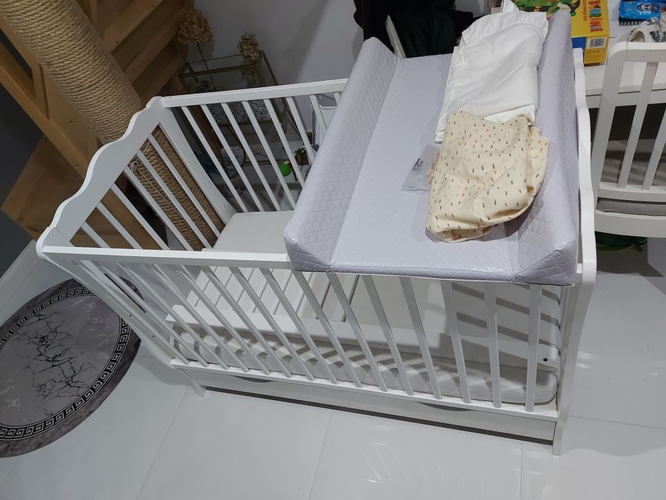 Łóżeczko dziecięce białe drewniane z szufladą  120x60