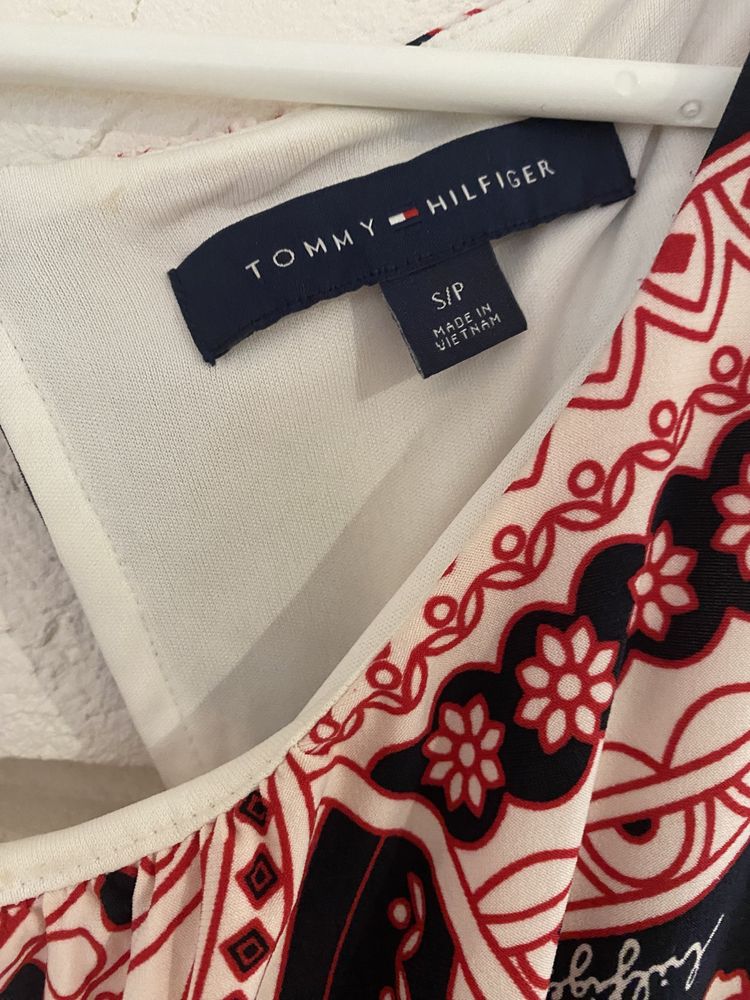 Spodium kombinezon Tommy Hilfiger wzorek