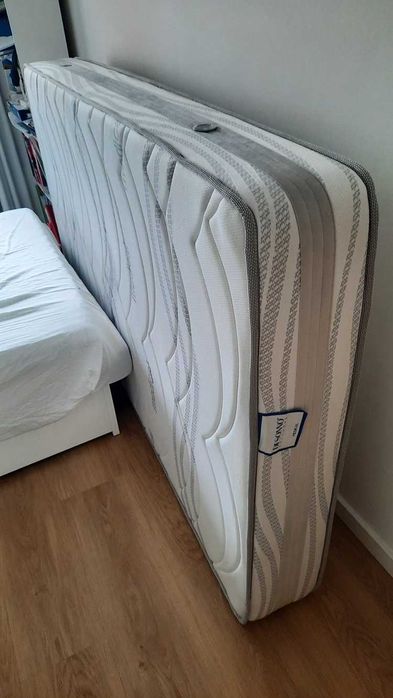 Colchão 200x115 com 1 ano