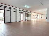 Armazém com 395m2