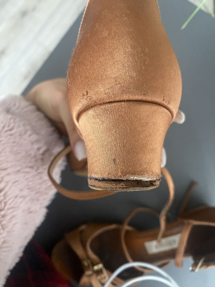 Buty do tańca towarzyskiego
