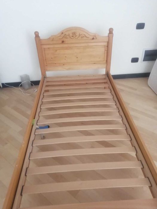 Дерев'яне ліжко б/у