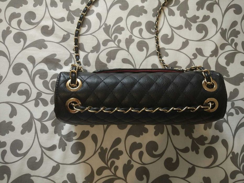 Bolsa Mala em Pele Preta com metais dourados