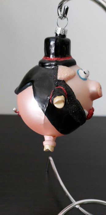 Bombka w kształcie świnki w e fraku
