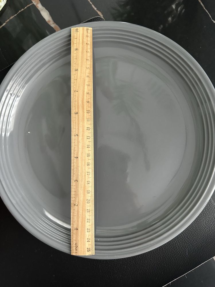 Тарелка серого цвета 25 см