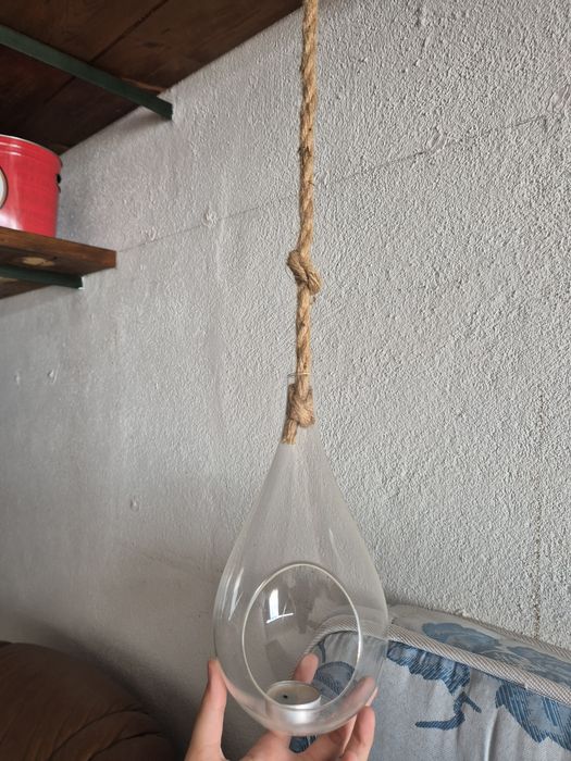 Suporte de vela em vidro e corda