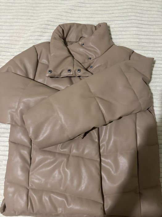Тепла жіноча куртка