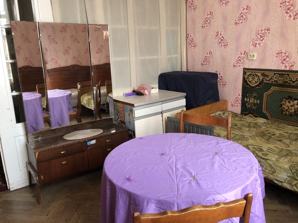 1-кімн., Соборна площа (без ванни, спільний туалет)