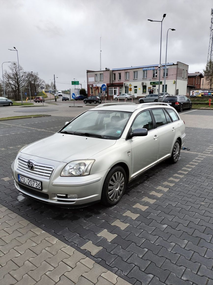 Toyota Avensis 2003, 140KM