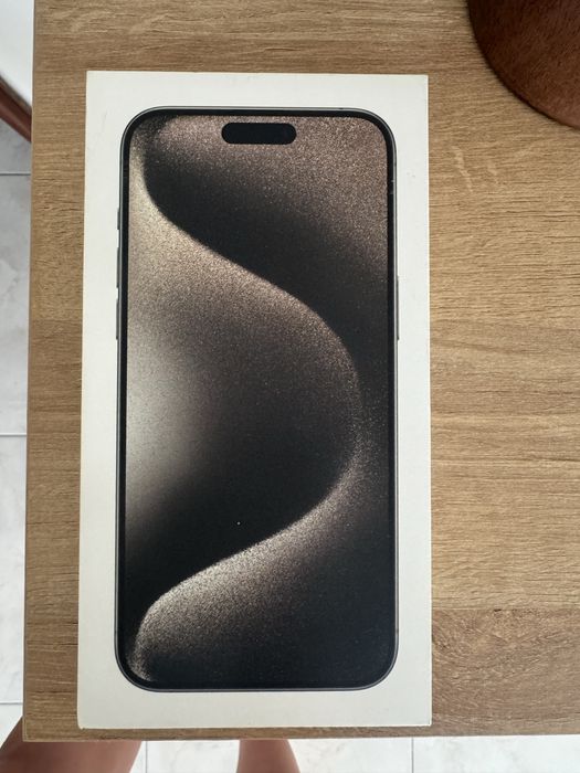 iPhone 15 Pro Max Natural 256GB + 13 capas