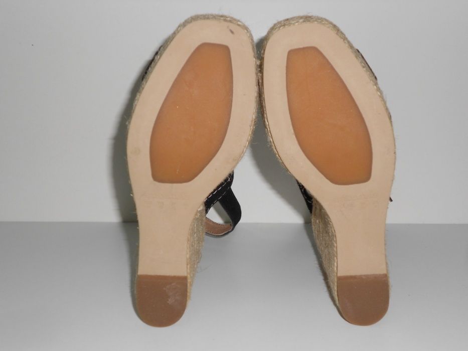 Sandálias Cubanas pretas tamanho 37 e 39 - artigo novo de loja