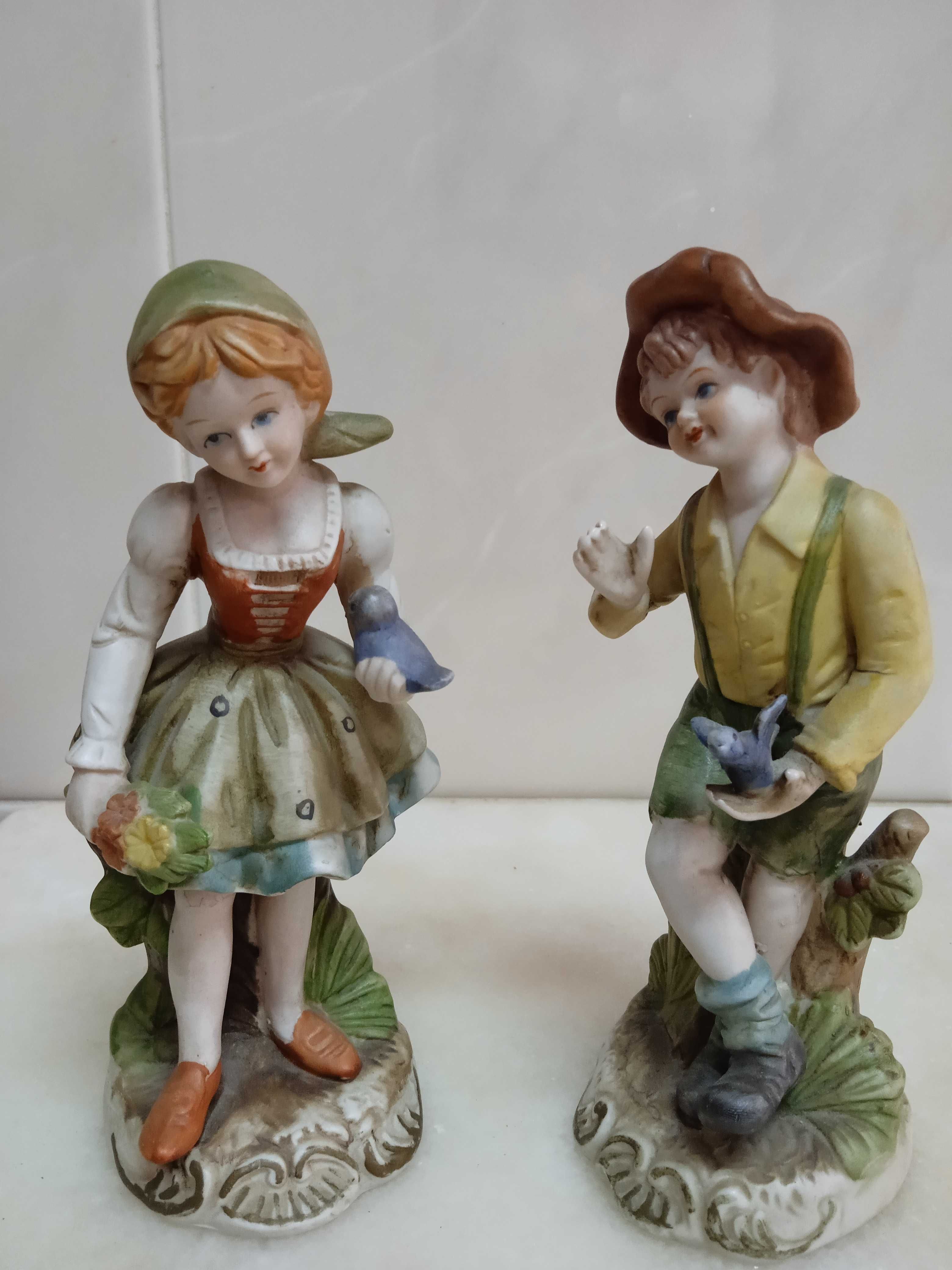 Par de figurinhas em porcelana