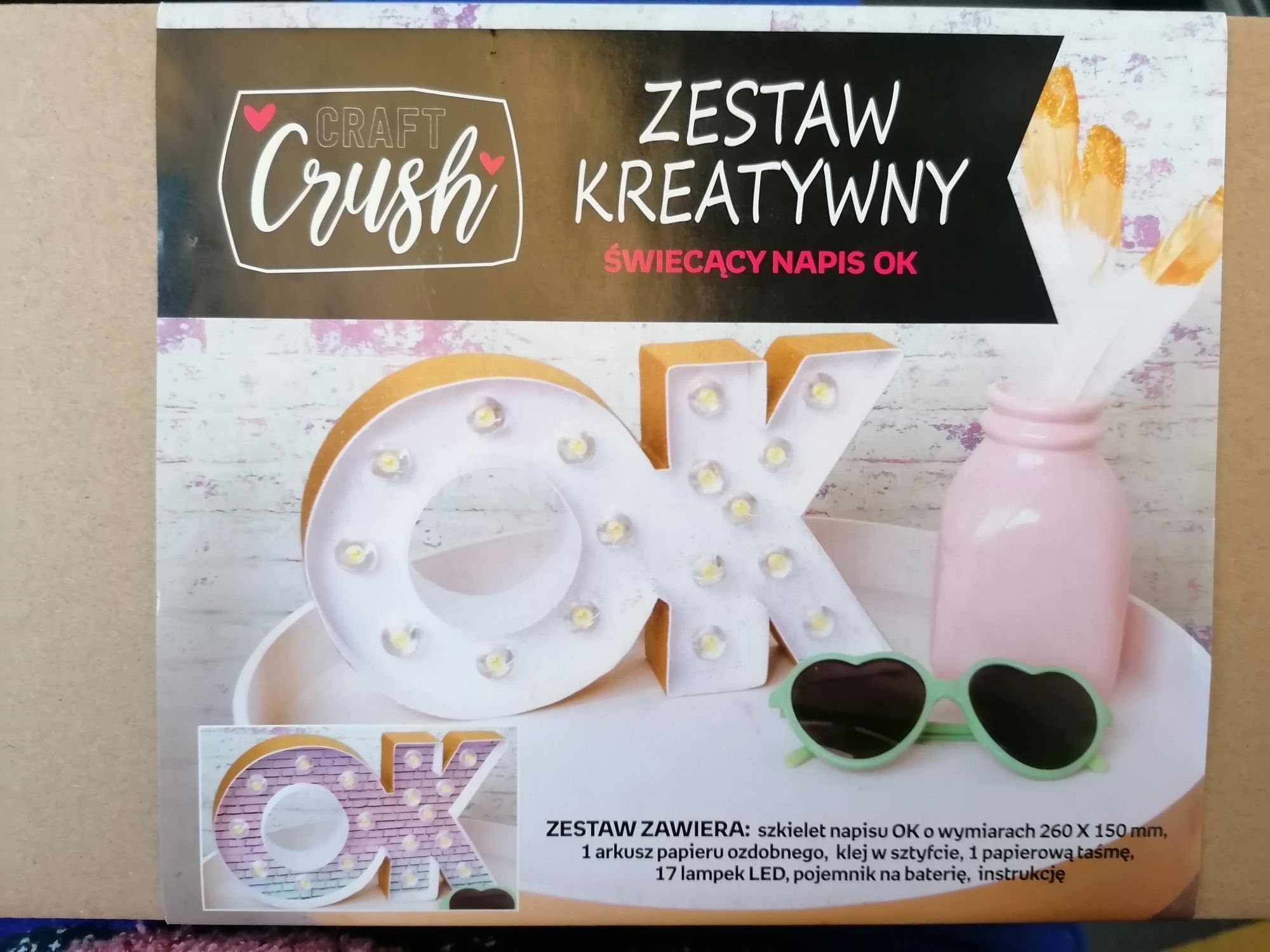 Prezent, neon, napis świetlny "OK" do samodzielnego złożenia, Empik.