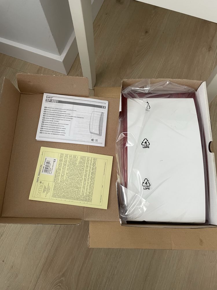 Sygnalizator  zewnetrzny  SP-4001-R SA vs TEL ABCV