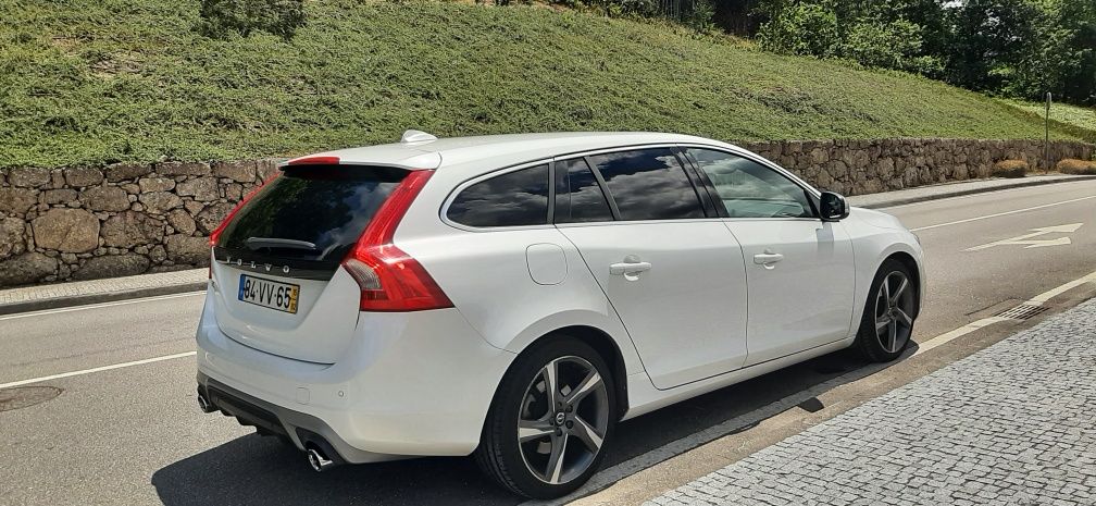 Volvo v60 r design