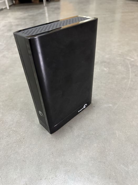 Seagate — внешний жёсткий диск на  3 TB