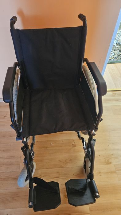 Nowy wózek inwalidzki