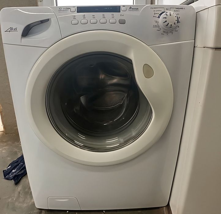 Maquina de lavar e secar roupa