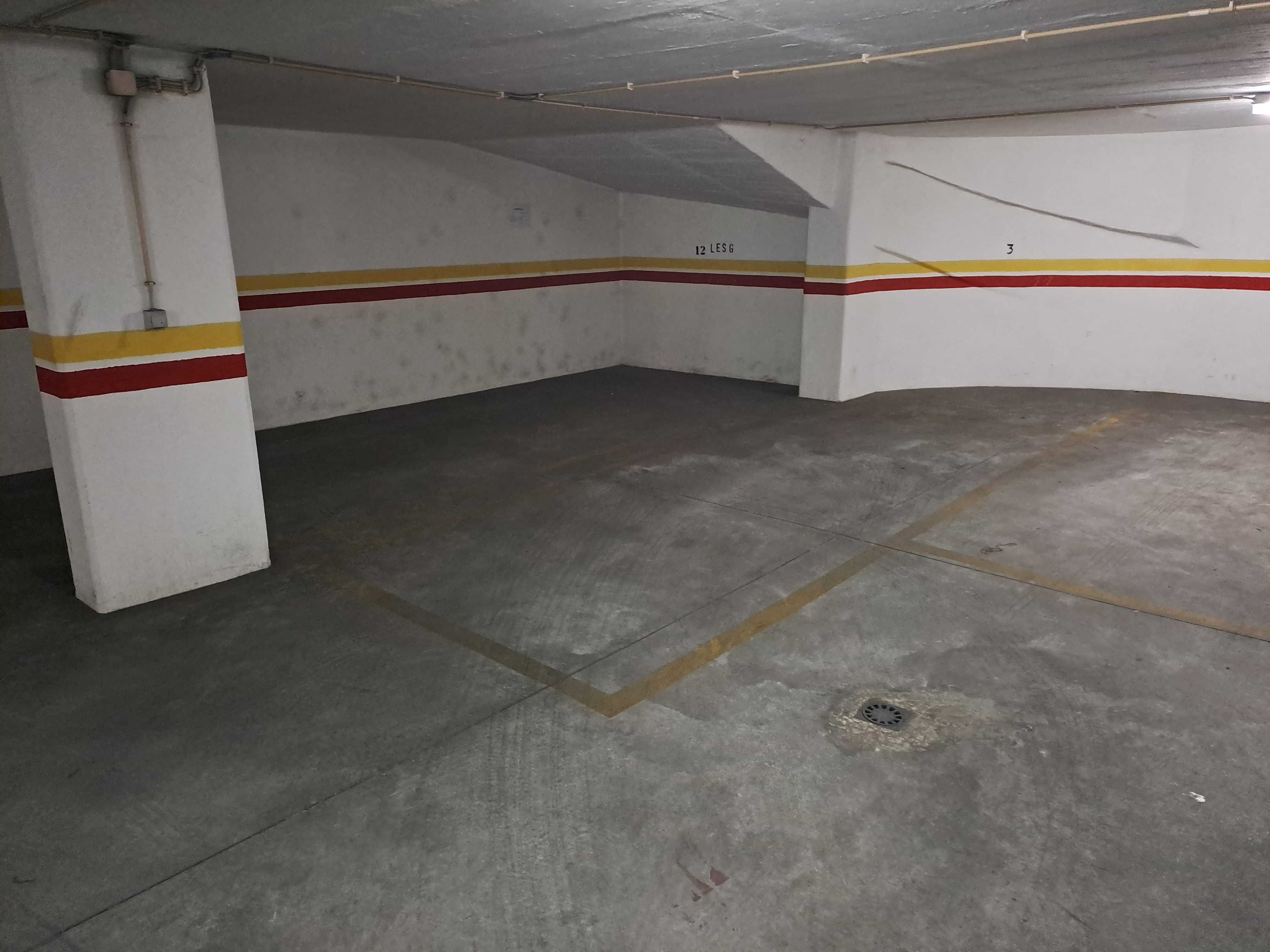 Garagem 15 m2 em Lisboa, zona Grafanil