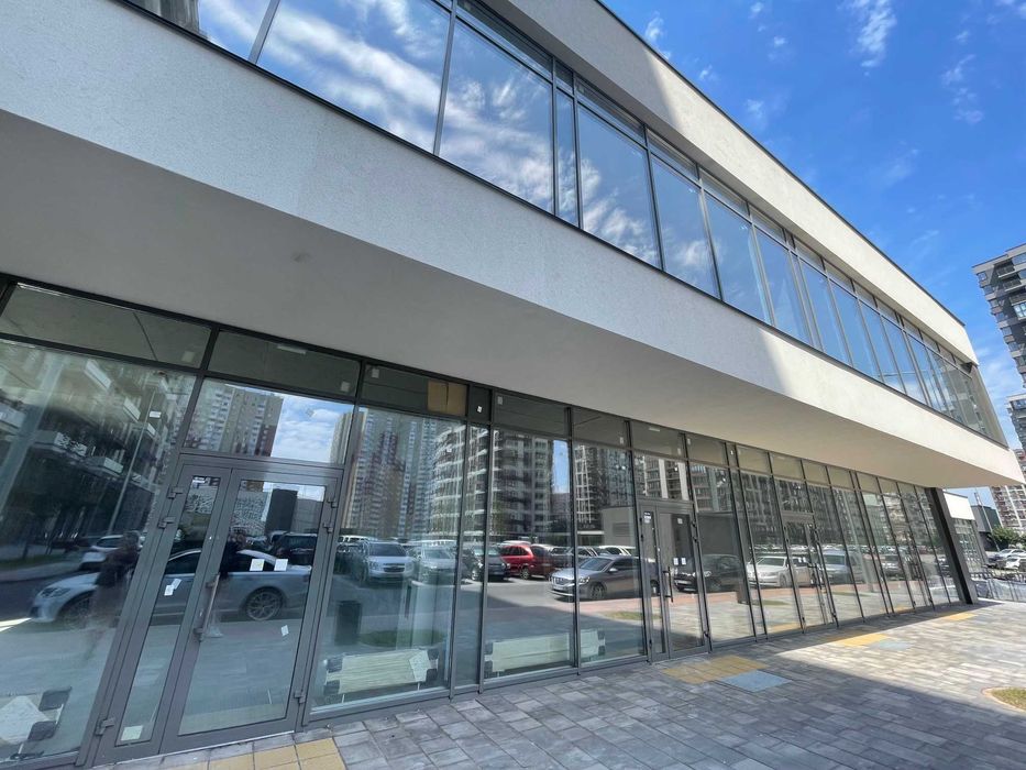 ЖК Варшавський 2. Оренда Фасадного приміщення 85м2 вул О. Олеся, 7.