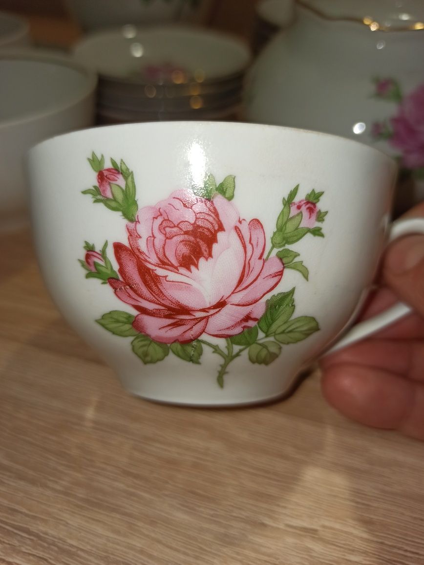 Фарфоровый чайный сервиз Розы времён СССР