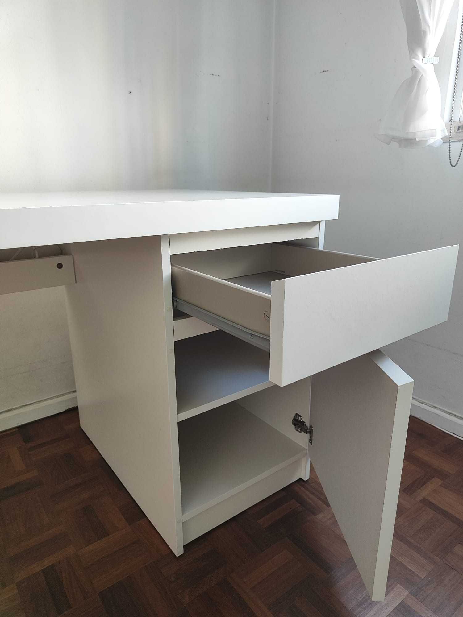 Secretária Branca MALM (IKEA)