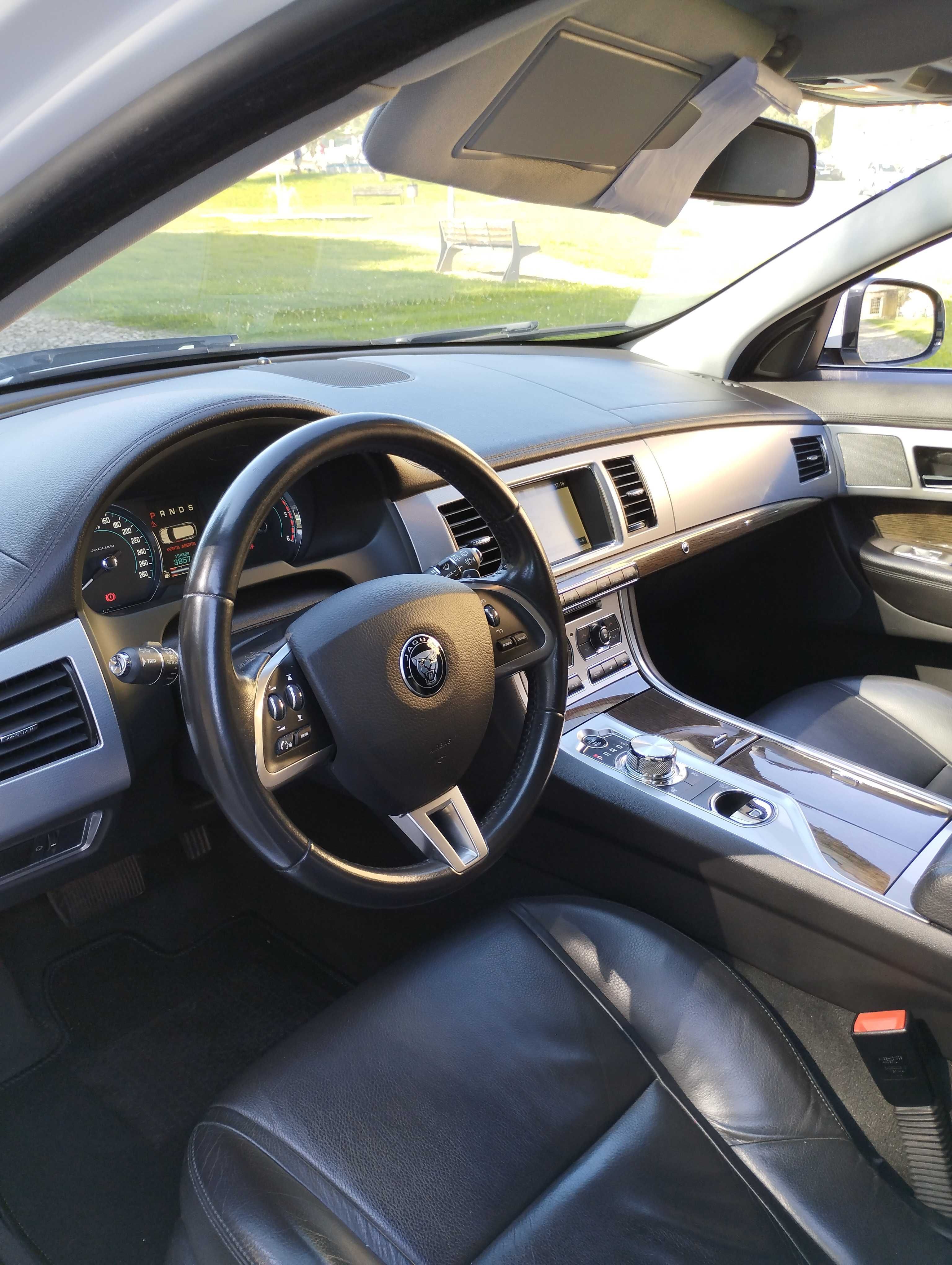 Jaguar XF 2.2D R-Sport Auto