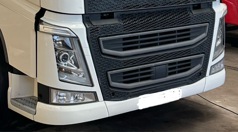 Przód VOLVO FH4 czesci