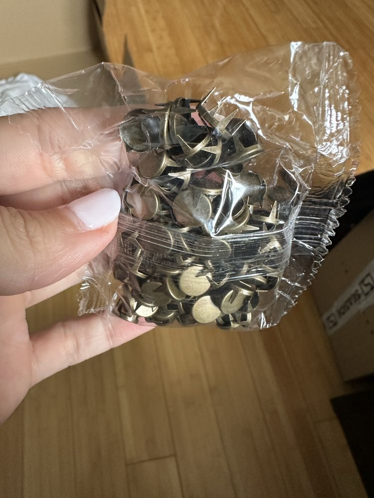 Conjunto de 100 Ataches de 9mm com 4 ganchos