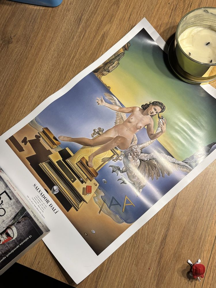 Plakat oraz 10 pocztowek SALVADOR DALI