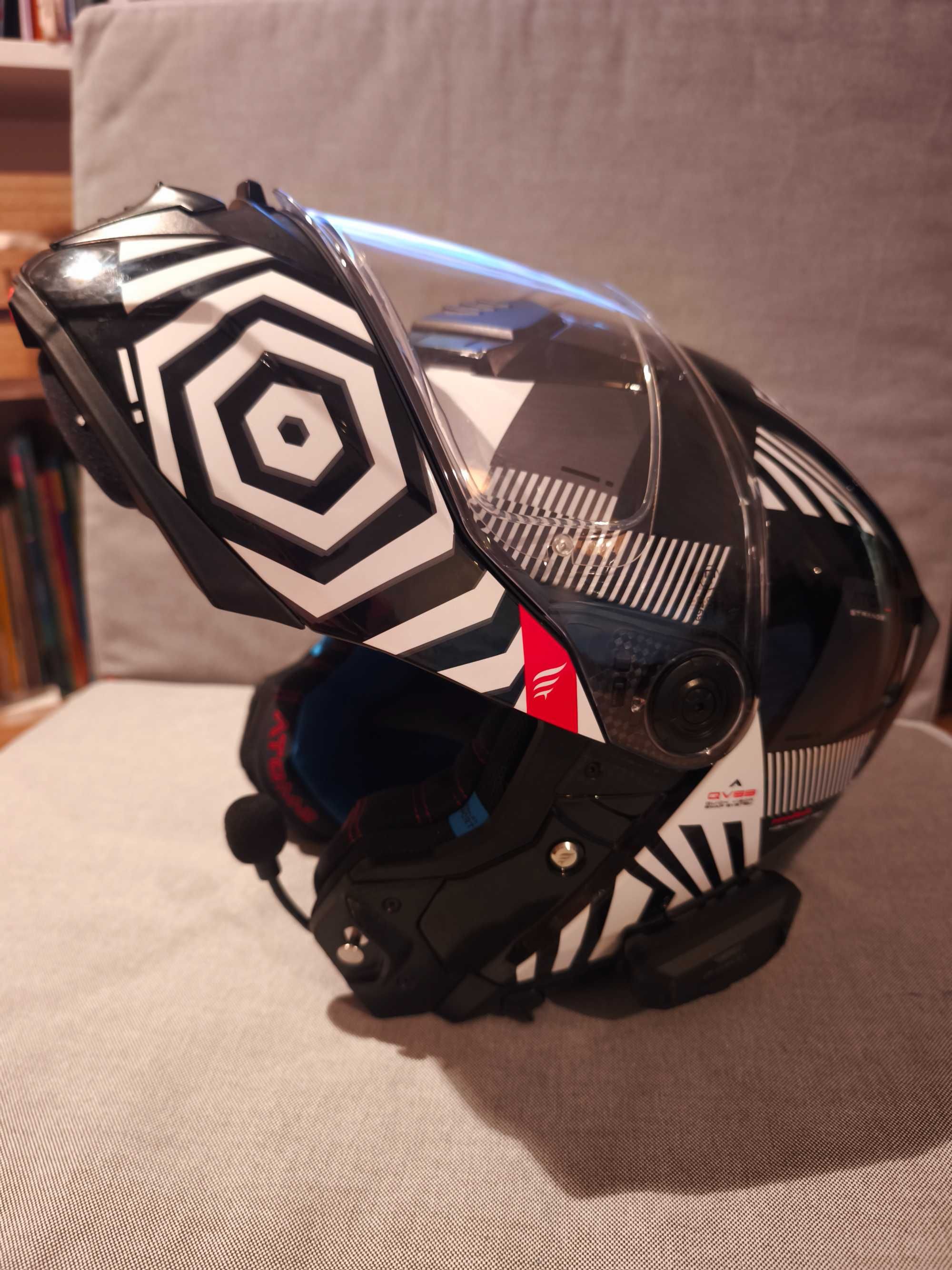 Capacete modelar MT atom 2 stranger, tamanho L, com 1 semana de uso