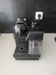 Máquina de Café NESPRESSO Delonghi Latissima