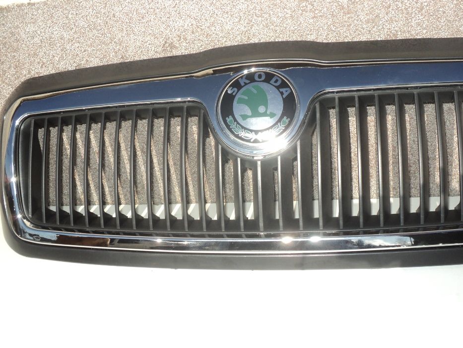 atrapa grill skoda octavia I model 2001 plus znak