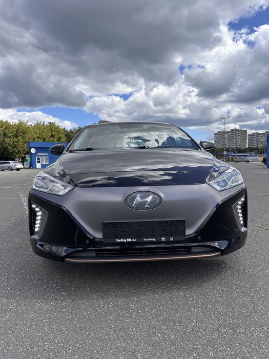 Hyundai Ionic 2017 в максимальній комплектації