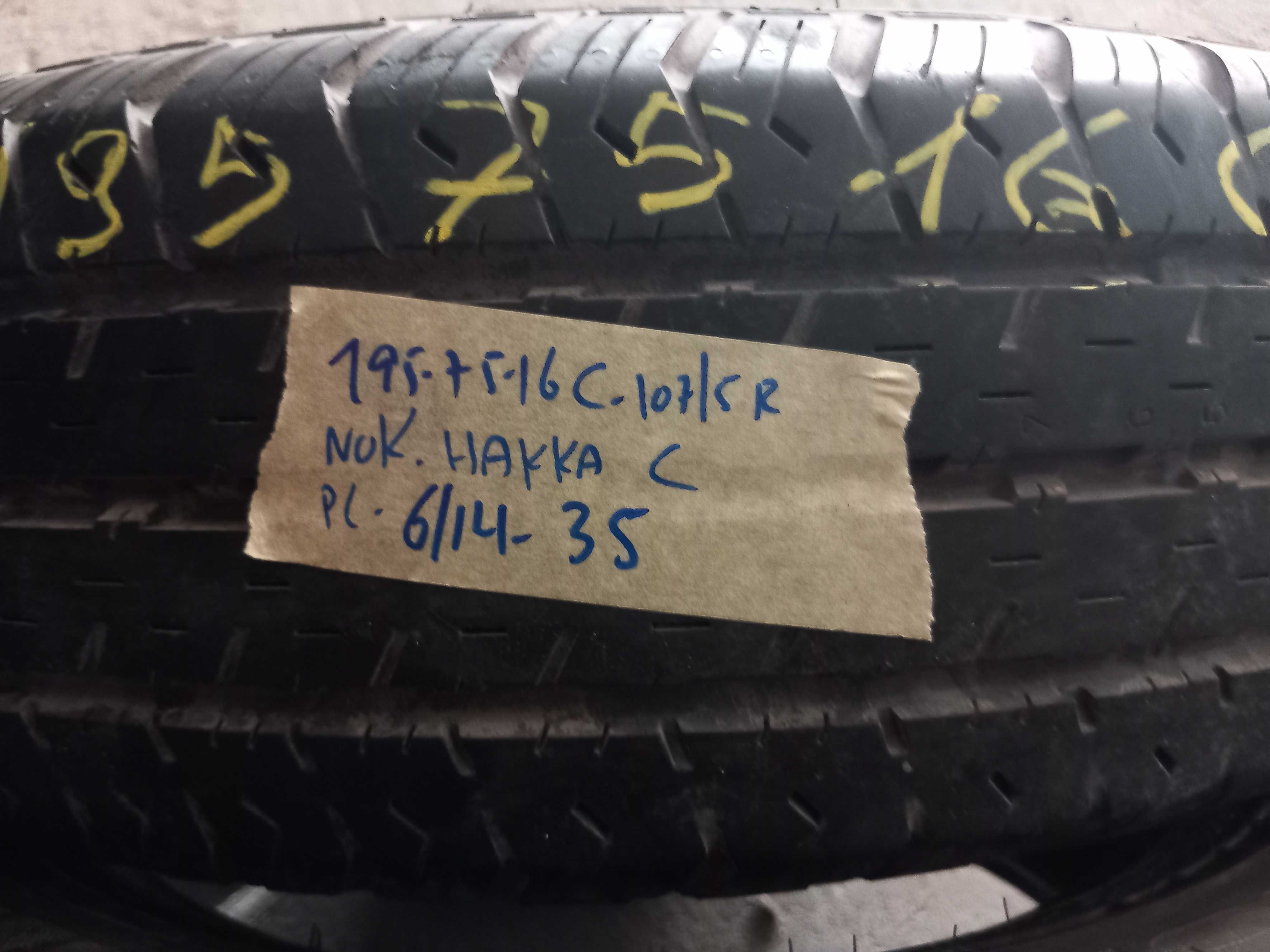 2 pneus 195/75R16 C Nokian