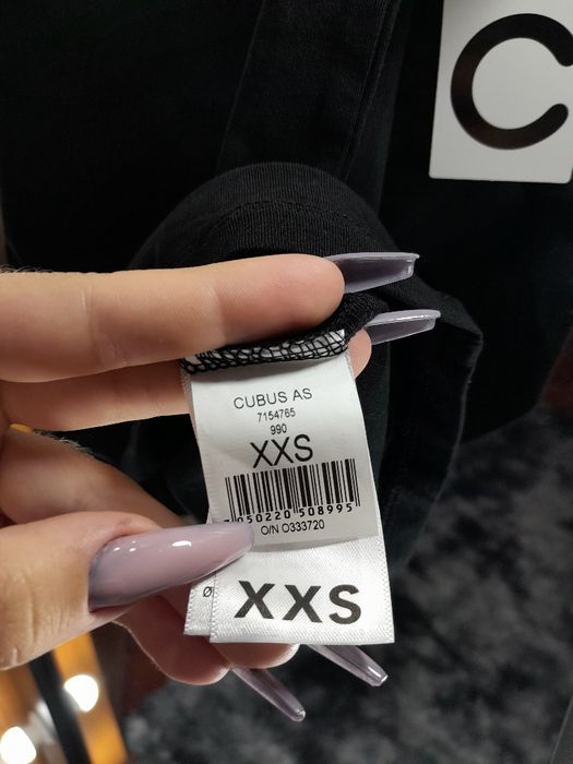 Базовая чорна майка