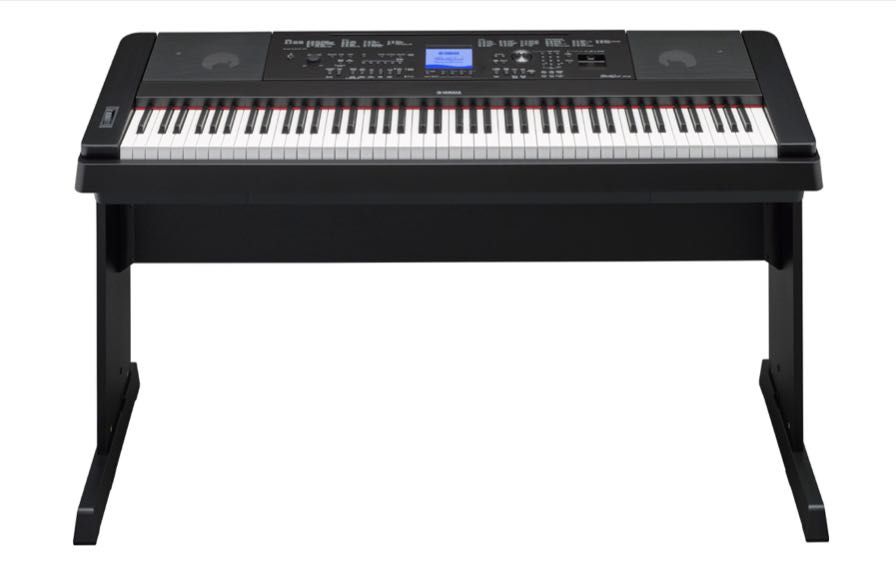 Piano digital Yamaha DGX-660 em perfeito estado.