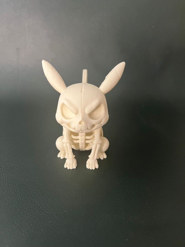 Figura Pokémon Pikachu Esqueleto