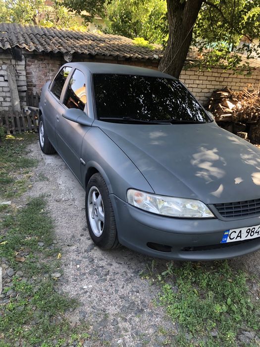 Продам автомобиль Опель вектра б