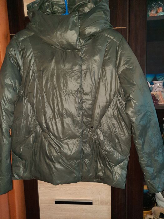 Зимовий верхній одяг зимовий жіночий.