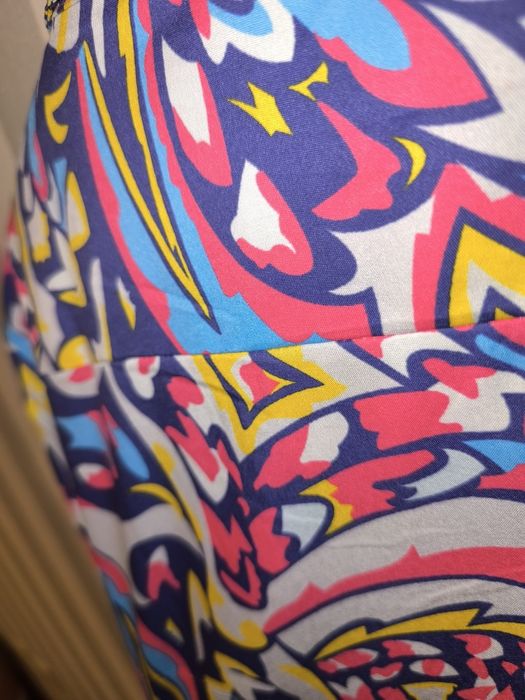 Vestido  tecido acetinado NOVO