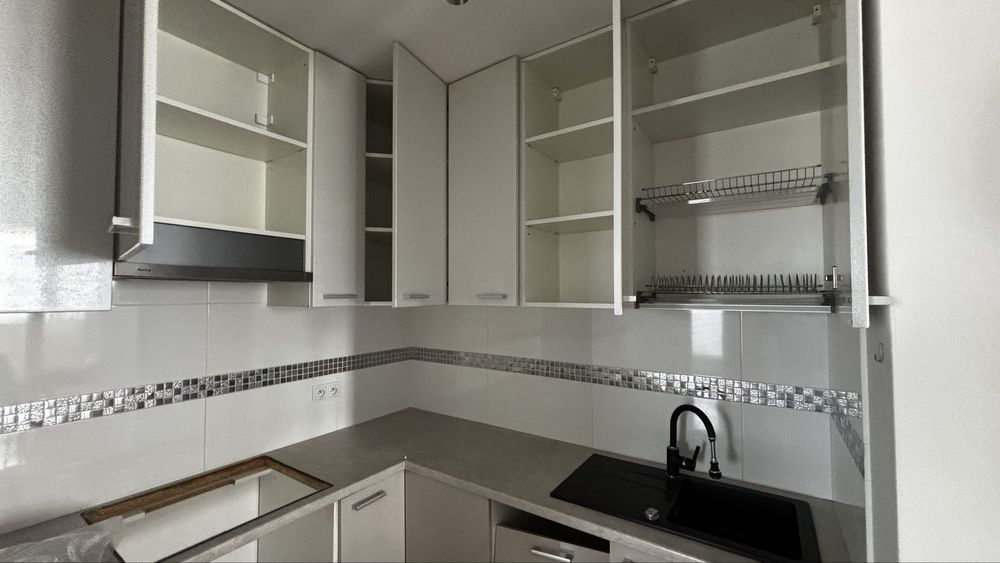 Kuchnia 207+172 bezowo srebtny