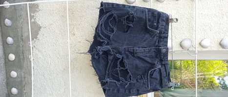 Szorty jeansowe , Modne , marka top shop moto
Obwód w pasie 62 cm

Kol