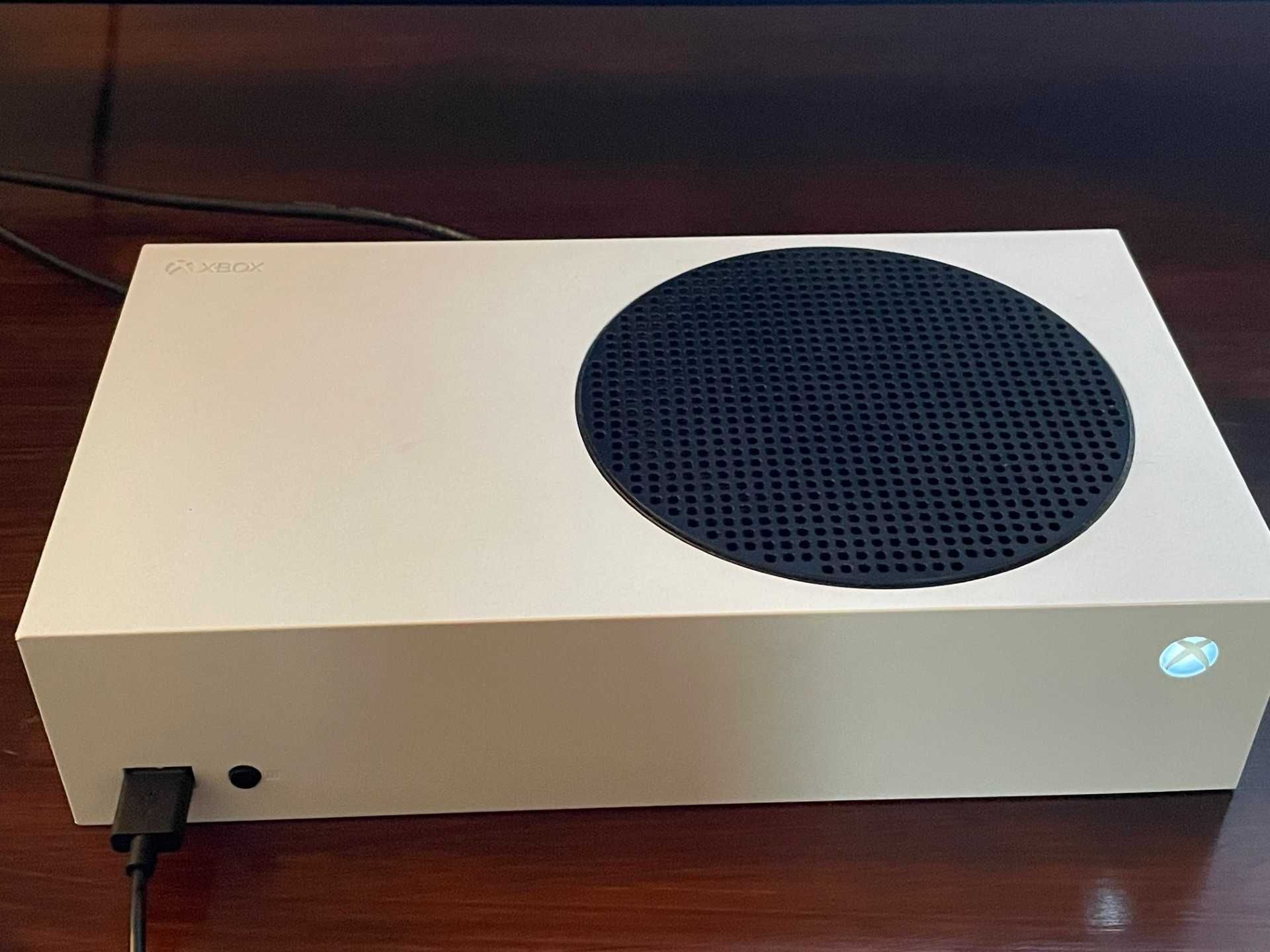 Vendo Xbox Series S 512GB com 2 Comandos Wireless